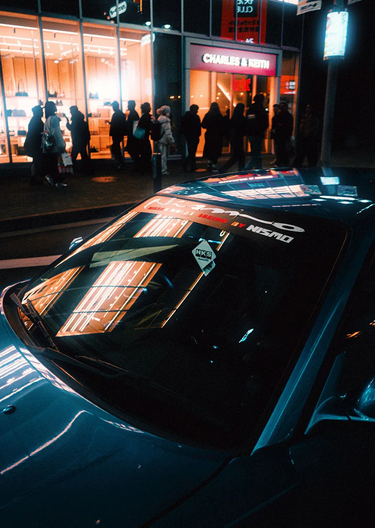 Small private group enjoying a JDM Tokyo night tour
